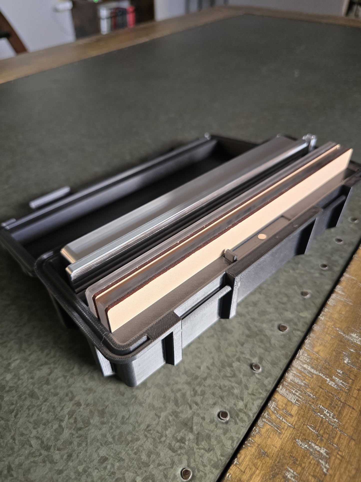 Ultimate Tool Strop System - Swappable leather strops - Machined Aluminum Handle