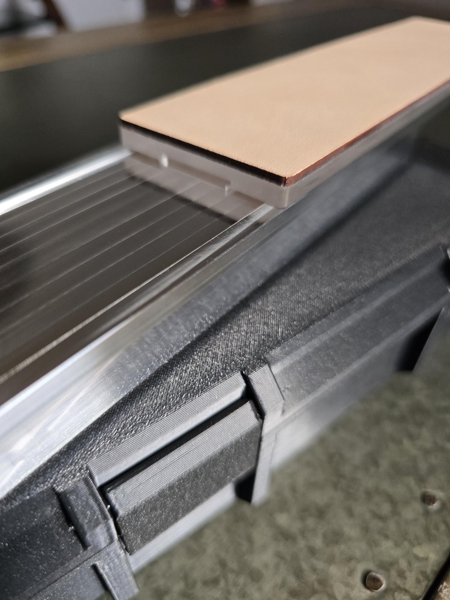 Ultimate Tool Strop System - Swappable leather strops - Machined Aluminum Handle