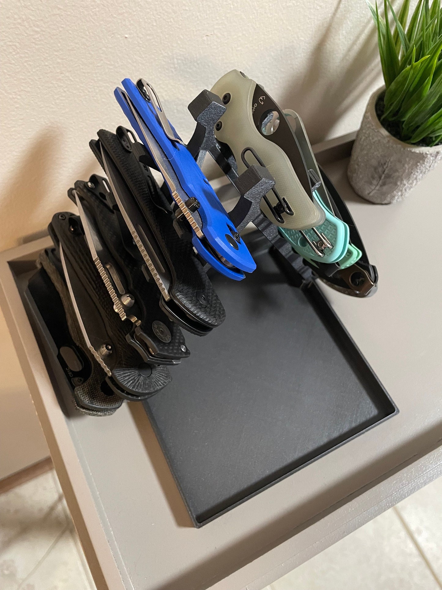 Triangle EDC Gear Rack w/Catch Tray - For EDC and Item Storage