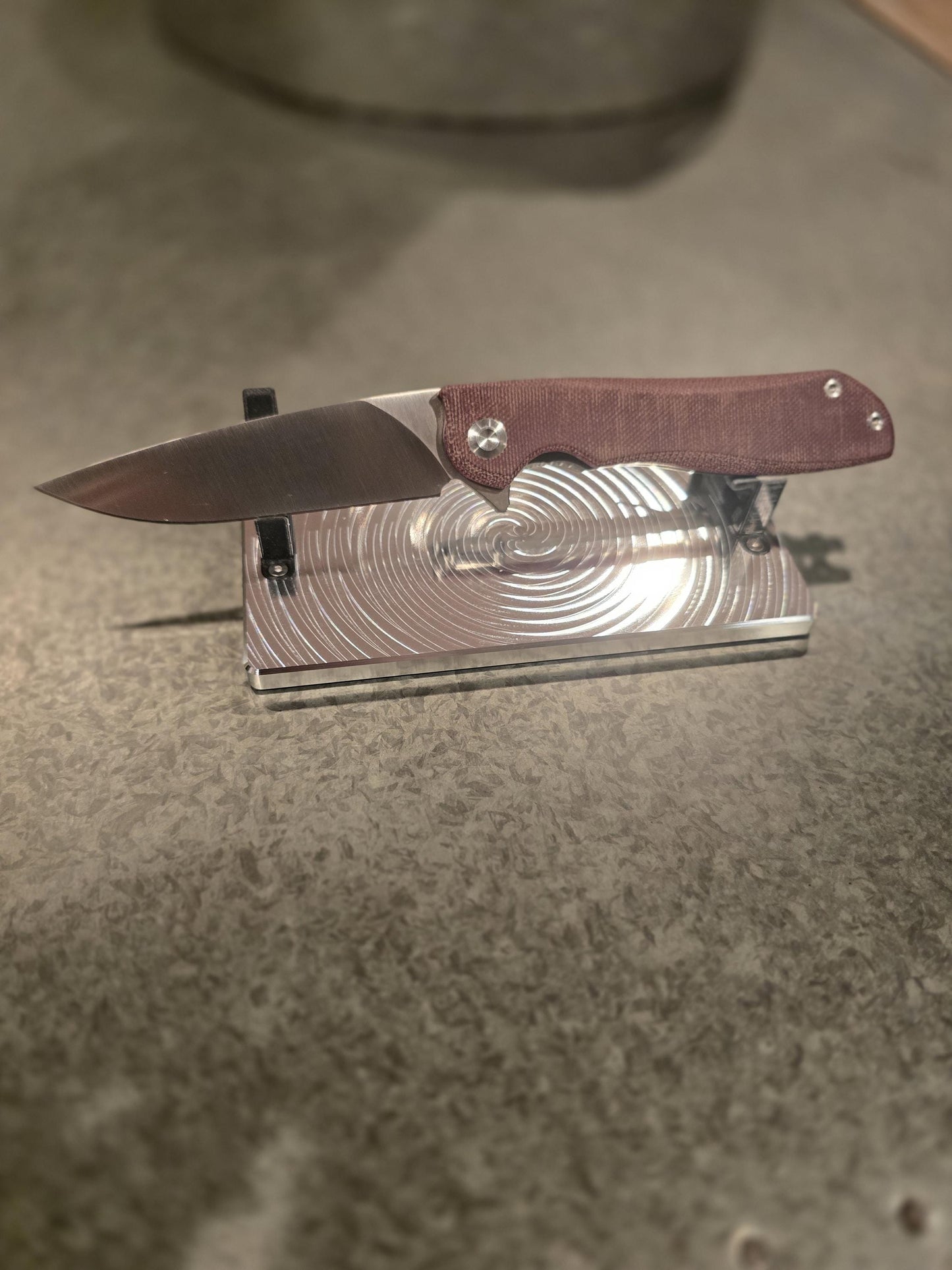 Single Fixed or Folding Knife Display - 6061 Aluminum Base